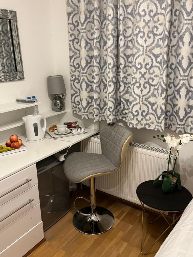 Tj Homes - Double Room With Single Bed - 3 Min To Tube Station - London Ruislip Esterno foto