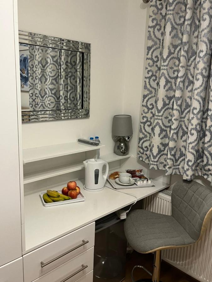 Tj Homes - Double Room With Single Bed - 3 Min To Tube Station - London Ruislip Esterno foto