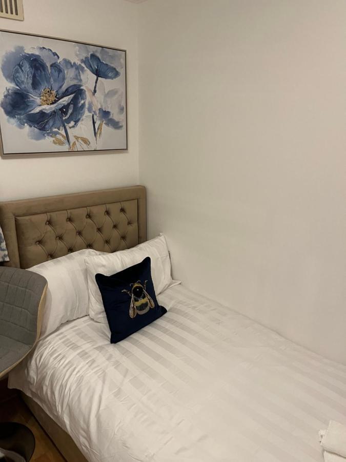 Tj Homes - Double Room With Single Bed - 3 Min To Tube Station - London Ruislip Esterno foto