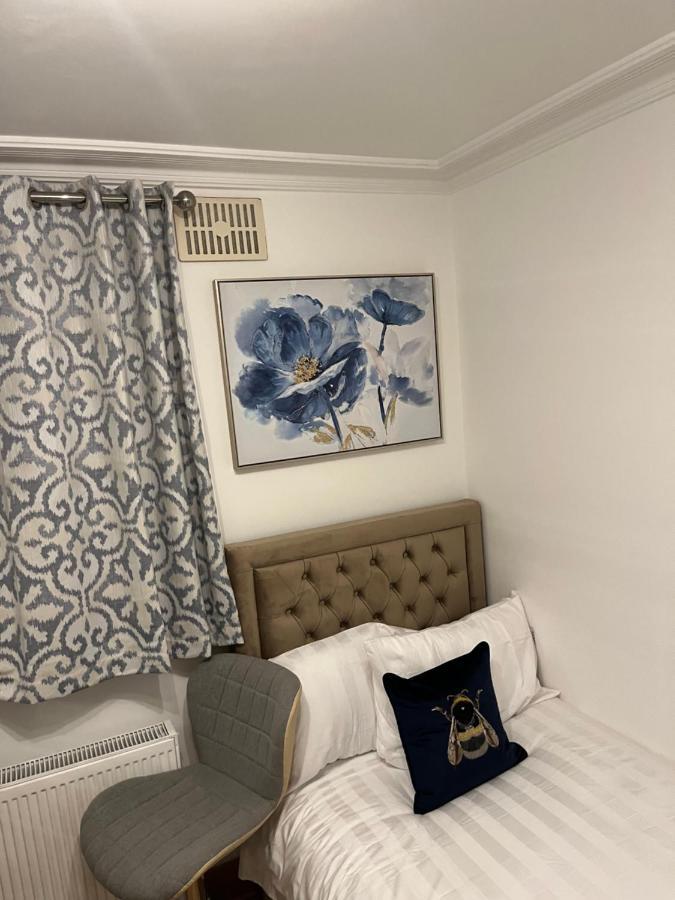 Tj Homes - Double Room With Single Bed - 3 Min To Tube Station - London Ruislip Esterno foto